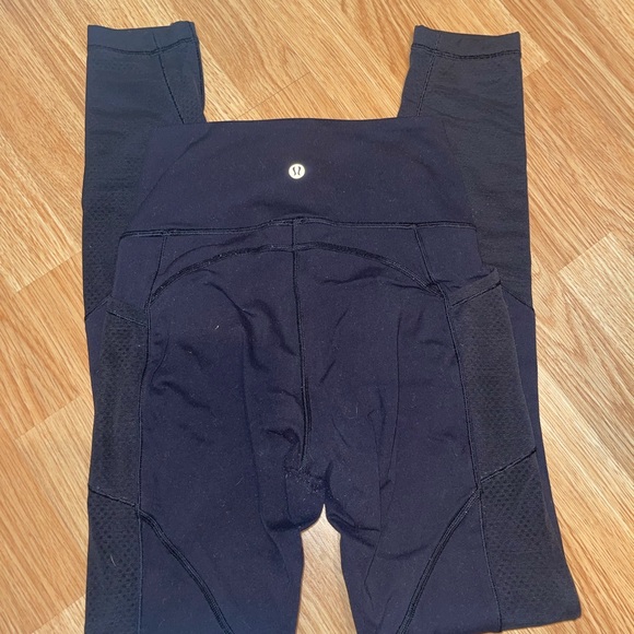 Lululemon leggings with mesh detailing - Picture 2 of 4